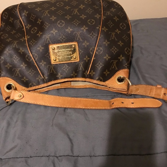 LOUIS VUITTON GALLIERA PM MONOGRAM - Picture 12 of 17
